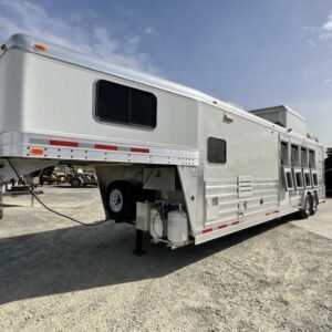 2008 4-Star Trailer 4 horse 12ft Outlaw LQ