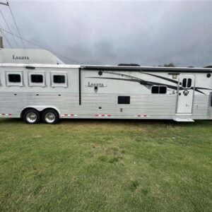 2014 Lakota Bighorn 8416, Generator, Couch, Dinette 17’ Shortwall, 4 Horse Trailer, 12′ Slide.