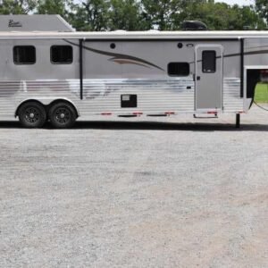 2015 Bison Ranger 3LQ Horse Trailer with 10′ Short Wall