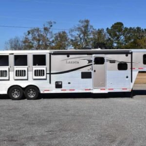 2015 Lakota 8411GLQ 4 Horse Trailer with 11′ Short Wall